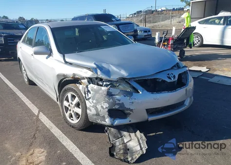 2010 Toyota Camry Le z USA, uszkodzony, nr VIN 4T4BF3EK8AR045301